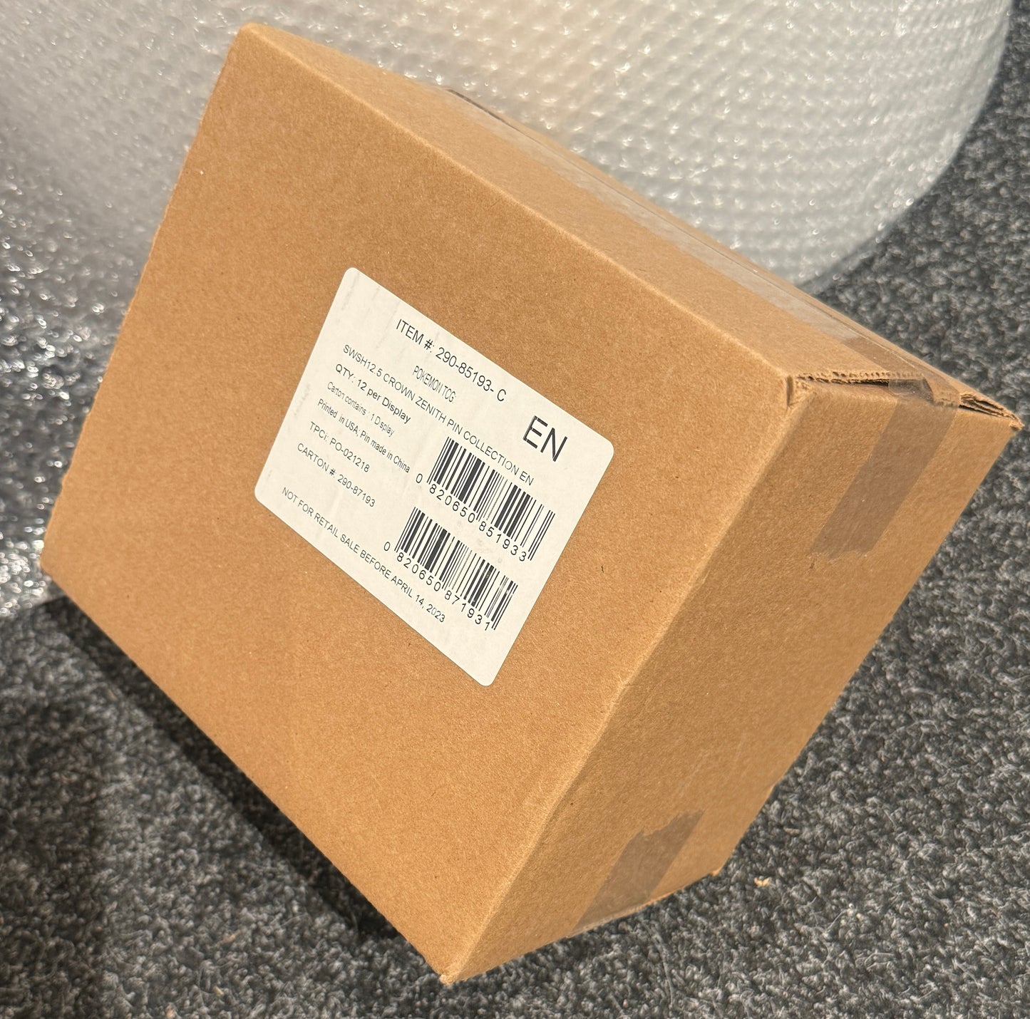 Crown Zenith Pin Collection ft. Cinderace, Inteleon or Rillaboom (case available)