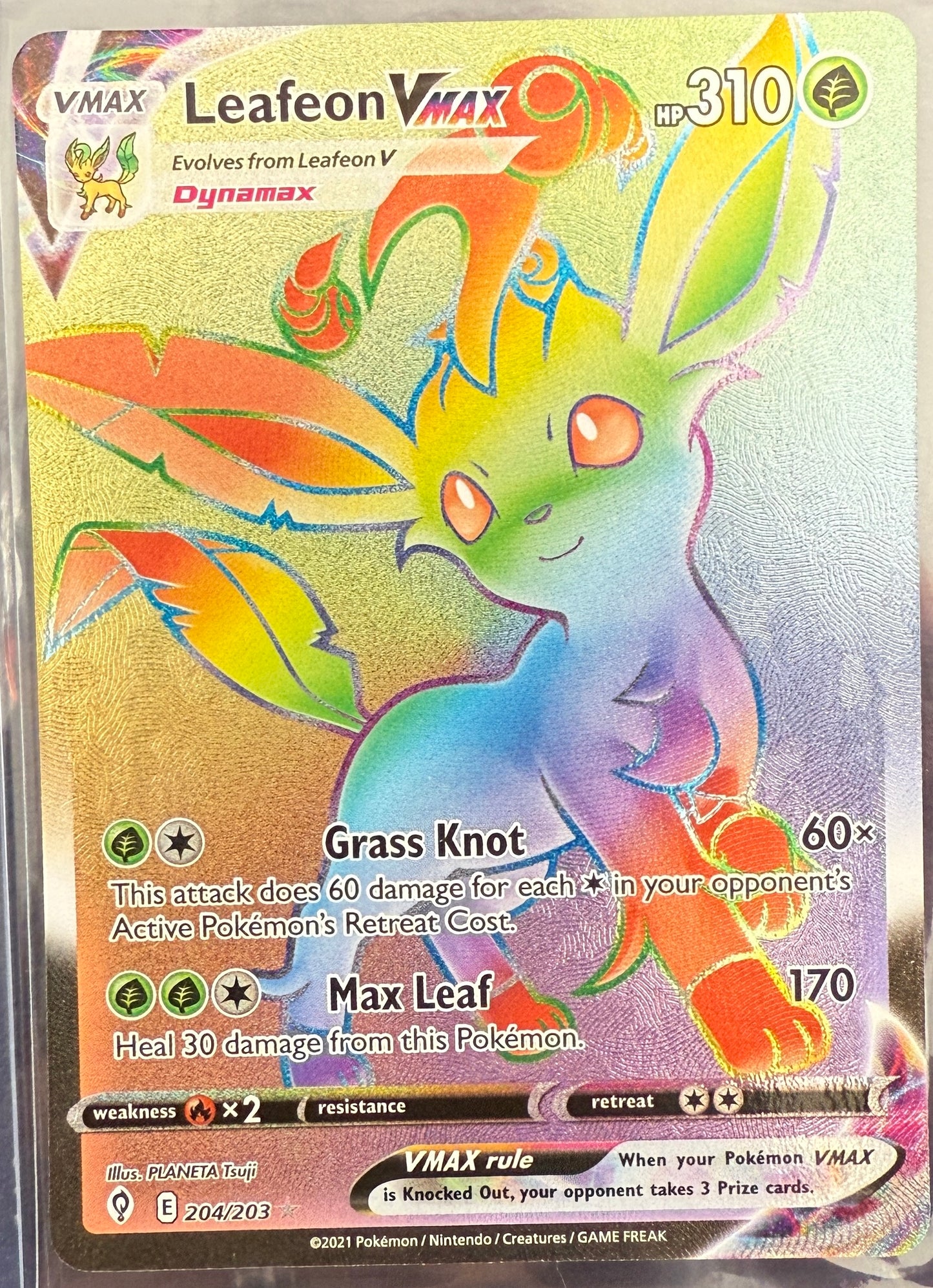 Leafeon VMAX - Evolving Skies - 204/203 - Holo Rainbow Secret Rare